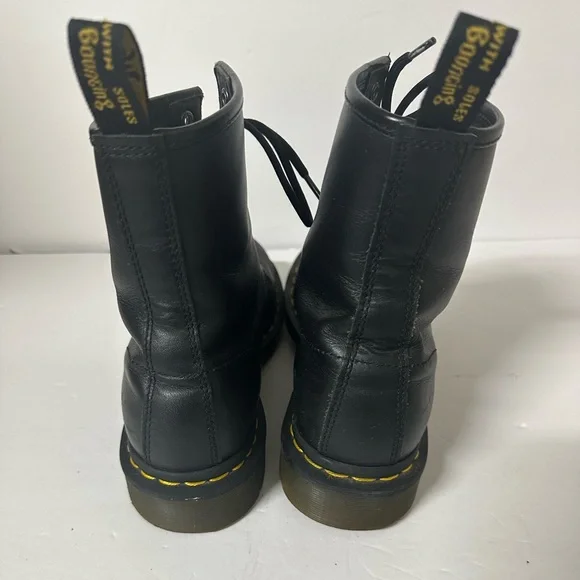 Dr. Martens Black Leather Boots with Yellow Stitching Size 8 - Picture 4 of 7